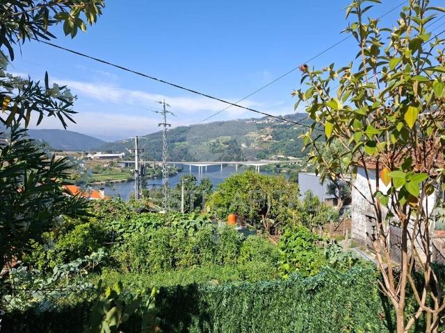 Moradia em pedra recuperada com vista Rio Douro em Alpendorada