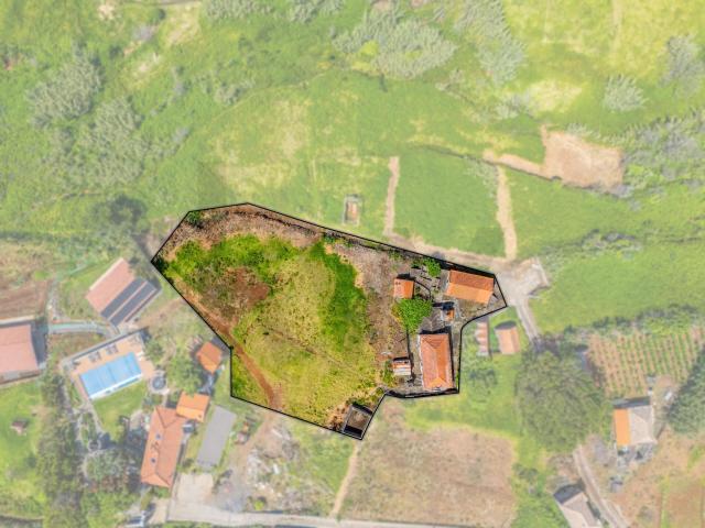 MORADIA EM PEDRA T3 + PALHEIRO E ARMAZEM AGRICOLA
