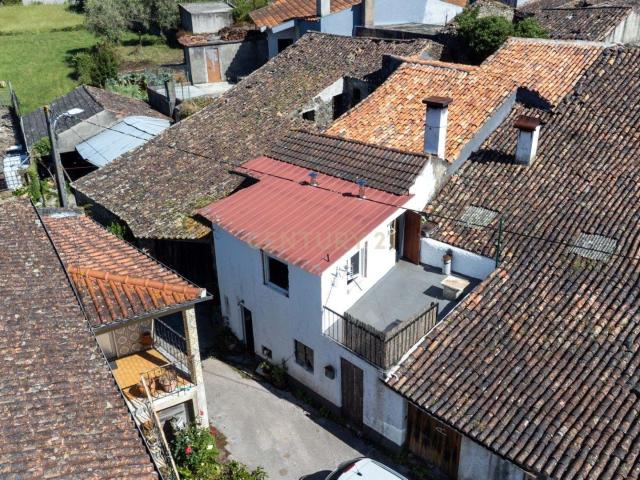 Moradia em Prilhão, Lousã com 3 quartos e grande potencial