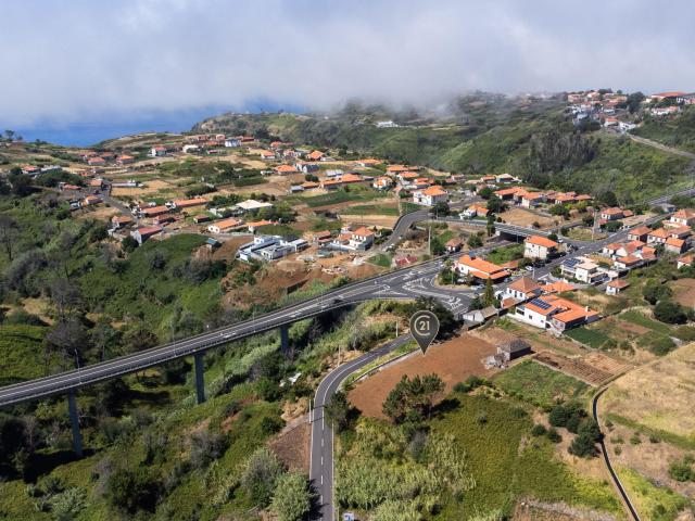 Moradia em Ruína com 1.655 m² de Terreno | Maloeira, Calheta