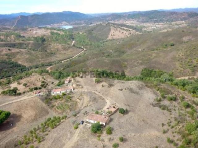Moradia em Ruína com Terreno de 17.000 m² em Vale Grande de Cima São Marcos da Serra