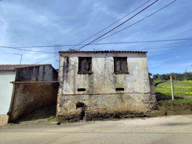 Moradia em ruína com terreno | Ventosa, Vila Nova de Poiares