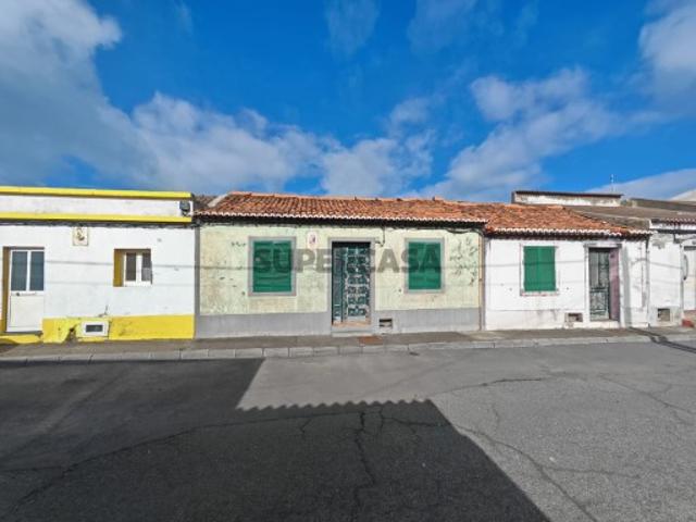Moradia em Ruína com Vista Mar Oportunidade Única na Ribeira Seca