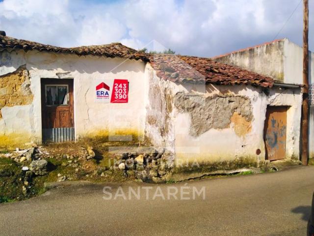 Moradia em ruina, em Trêmes