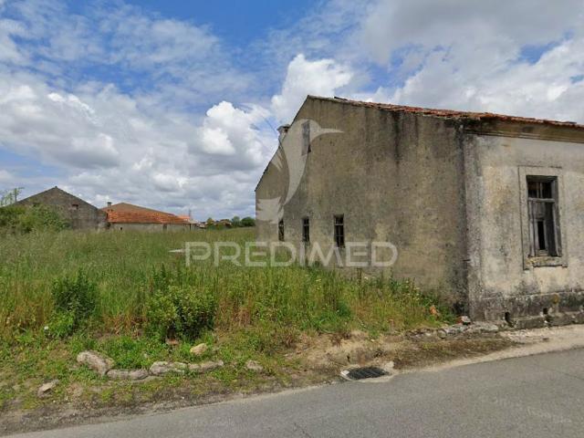 Moradia em Ruínas c/ 144m2 Oiã