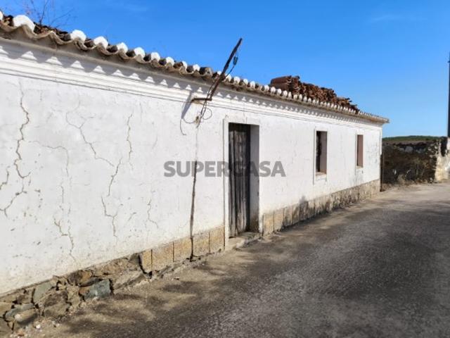 MORADIA EM RUÍNAS COM TERRENO DE 3800 M² COM ÁREA URBANA DE 1000 M² EM TESOURO ALCOUTIM ALGARVE