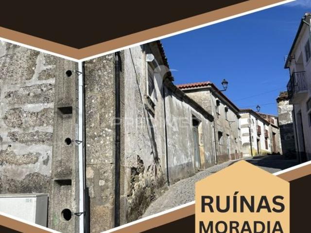 Moradia em Ruínas, em Barcos, Tabuaço