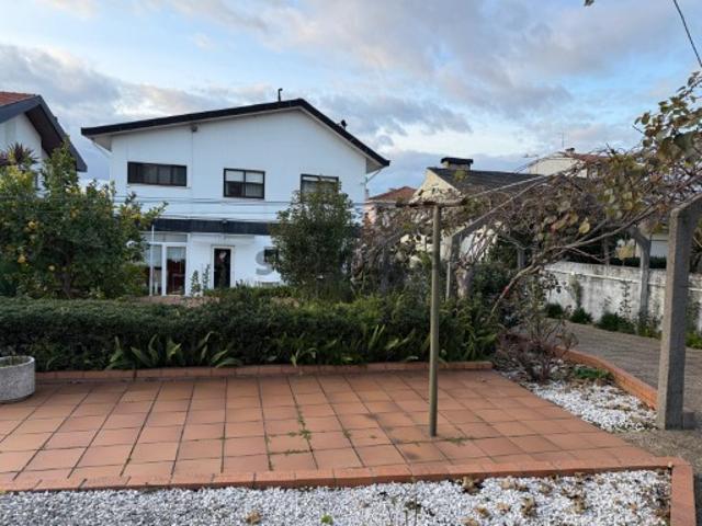 Moradia em Santa Marinha Para Investimento