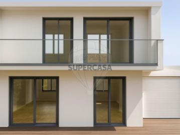 Moradia T4 em Santa Bárbara