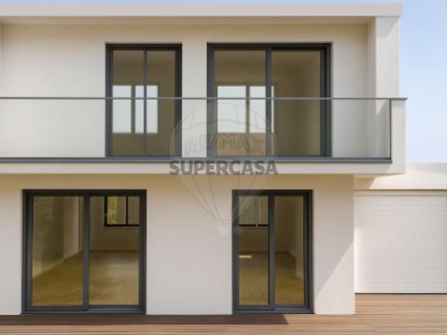 Moradia T4 em Santa Bárbara