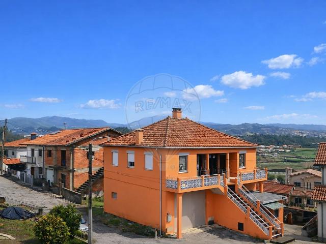 Moradia em Santa Senhorinha Basto | Excelente Oportunidade. 0m² Basto