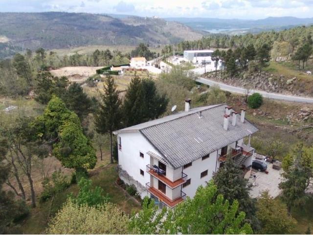 Moradia em Sernancelhe para investimento, com vistas sobre o. 0m² Sernancelhe e Sarzeda