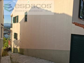 Moradia em Silvares com excelentes vistas para a Serra