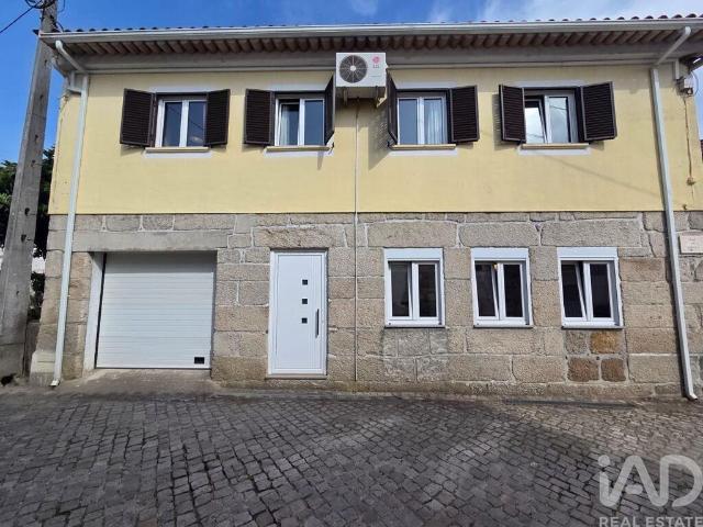 Moradia em Treixedo e Nagozela