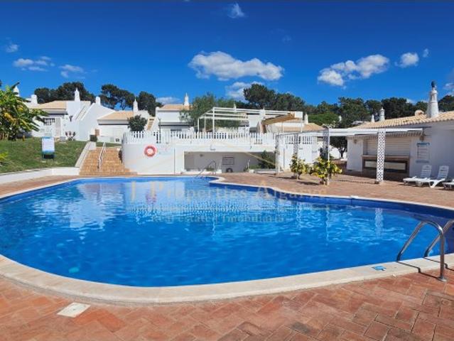 Moradia em V2 Vilamoura Arrendamento Anual com Piscina