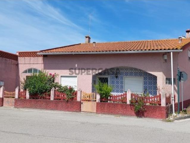 Moradia em Vieira de Leiria T4+2
