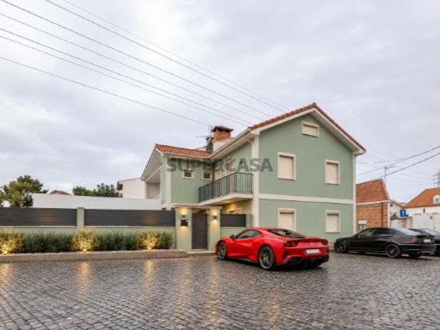 Moradia em Vila do Conde com Vista Rio Ideal para Novo Projeto