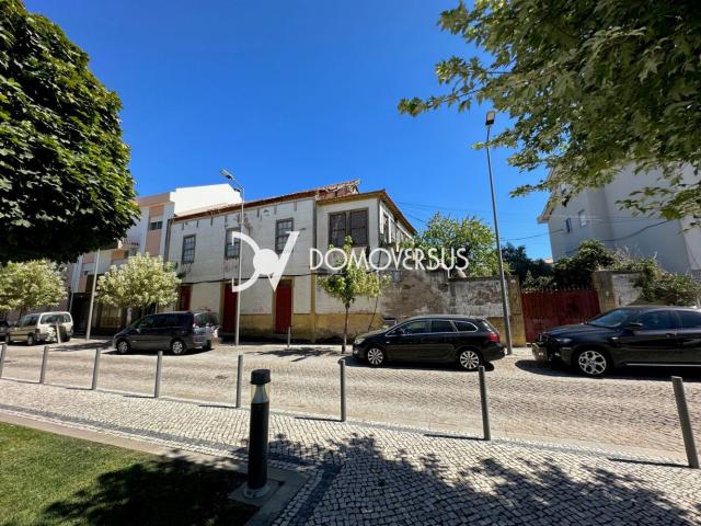 MORADIA EM VILA NOVA DE FOZ COA