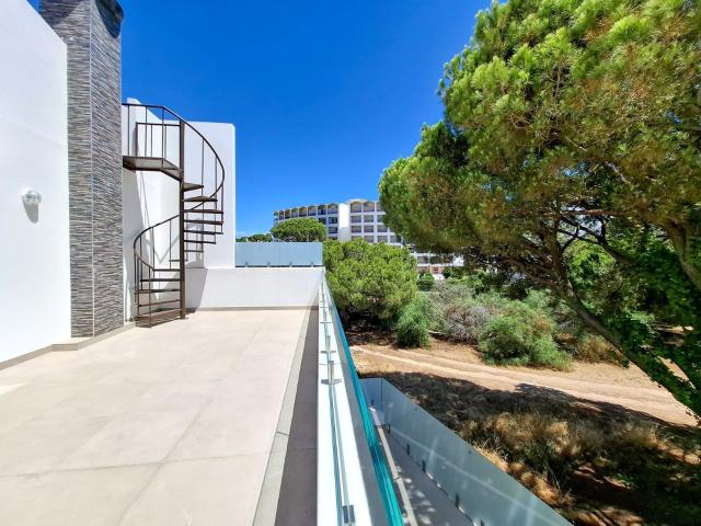 Moradia em Vilamoura Super Garagem Elevador Privado 185m² Quarteira
