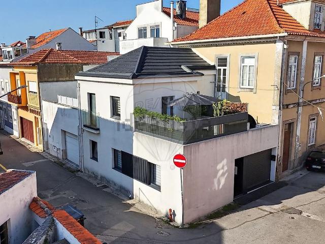 Moradia, Esgueira