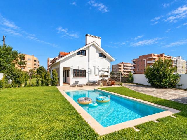 Moradia, Esmoriz