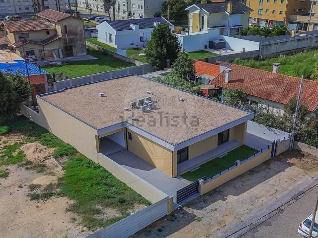 Moradia, Esmoriz