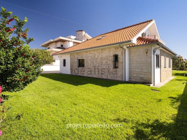 Moradia, Esmoriz
