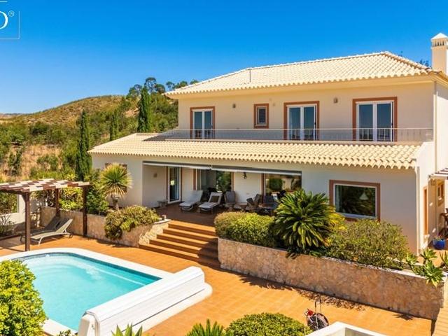 Moradia espaçosa no campo, com piscina e vistas deslumbrante. 360m² Conceição