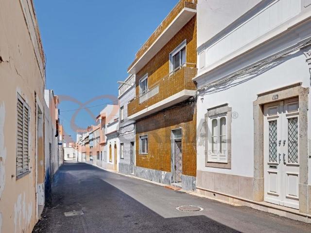 Moradia espaçosa com 3 quartos e terraço panorâmico na Baixa. 0m² Olhão