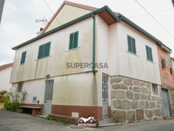 Moradia Espaçosa com Anexo, Quintal e Terraço Cancela, perto de Santa Comba Dão