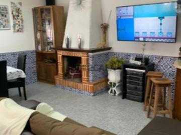 Vila Nova da Barquinha: Casa 3 em 1 com AL e Escritório