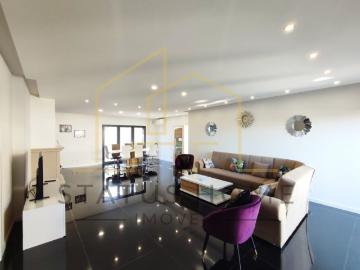 Moradia espetacular com Vista Rio Santa iria azoia, 4 Suites e Sótão Panorâmico