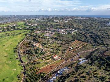 Moradia, Estômbar e Parchal