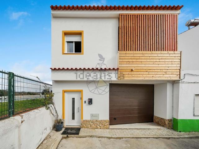Moradia, Estômbar e Parchal