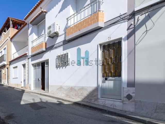 Moradia, Estômbar e Parchal