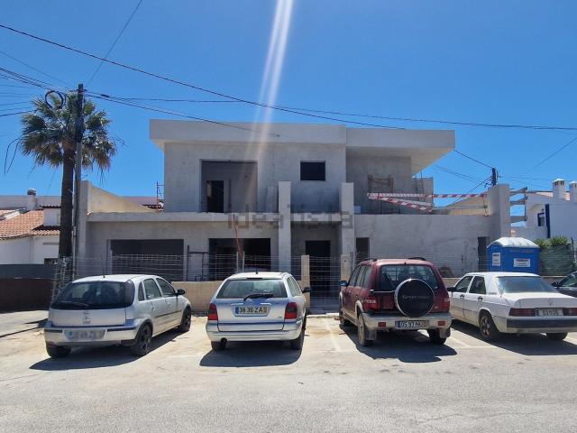 Moradia, Estômbar e Parchal