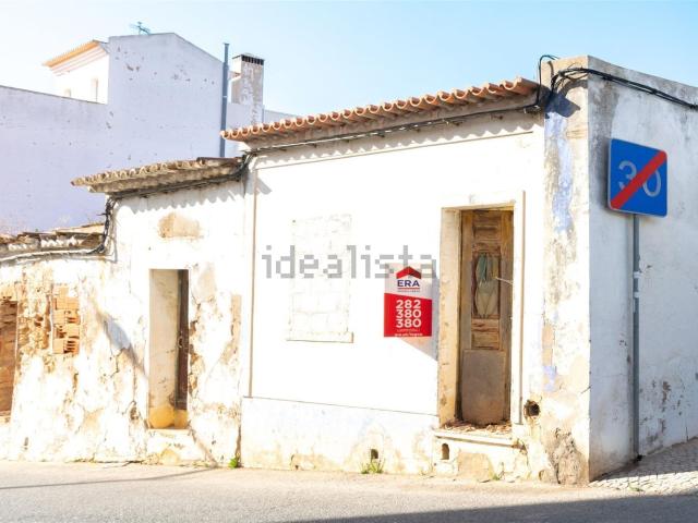 Moradia, Estômbar e Parchal