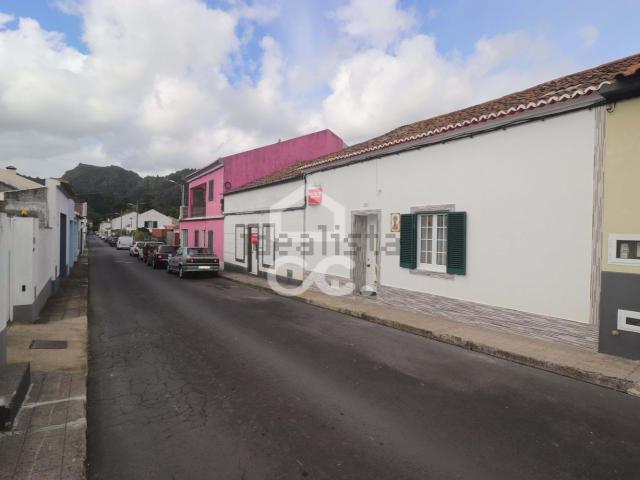 Moradia, Furnas