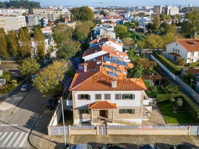 Moradia Familiar T4+1 – Senhora da Hora, Matosinhos 216m² São Mamede De Infesta