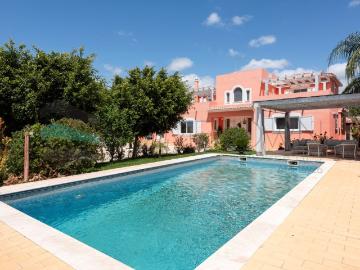 Moradia familiar V5 renovada Almancil 258m² Almancil