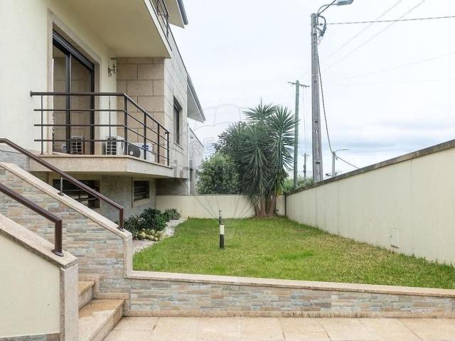 Moradia, Fânzeres e São Pedro da Cova