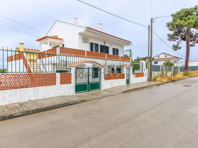 Moradia, Fernão Ferro