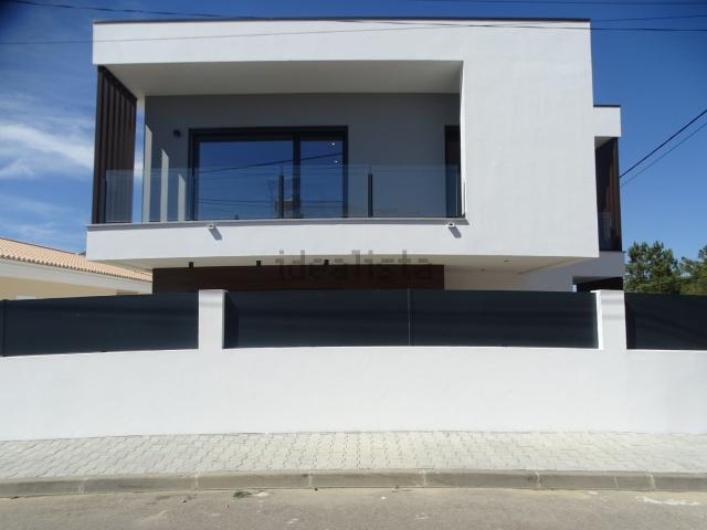 Moradia, Fernão Ferro