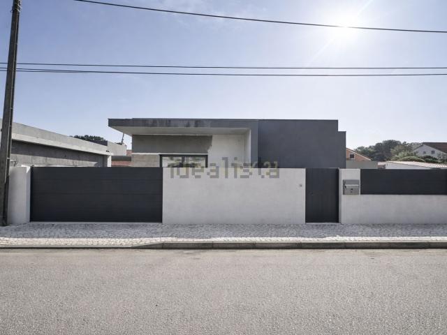 Moradia, Fernão Ferro
