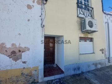 Moradia T3 para recuperar em Ferreira do Alentejo e Canhestros