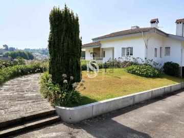 Casa à venda em Fiães