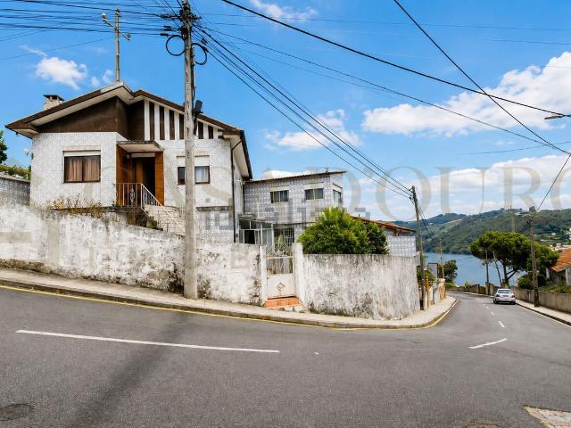Moradia, Foz do Sousa e Covelo