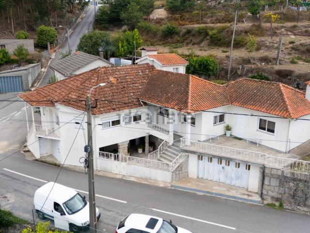 Moradia, Freitas e Vila Cova