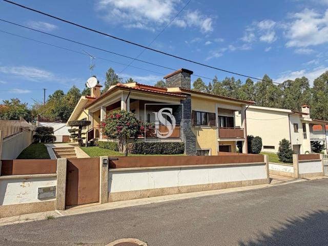 Moradia, Atiães
