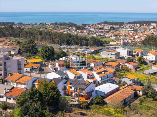 Moradia, Valadares